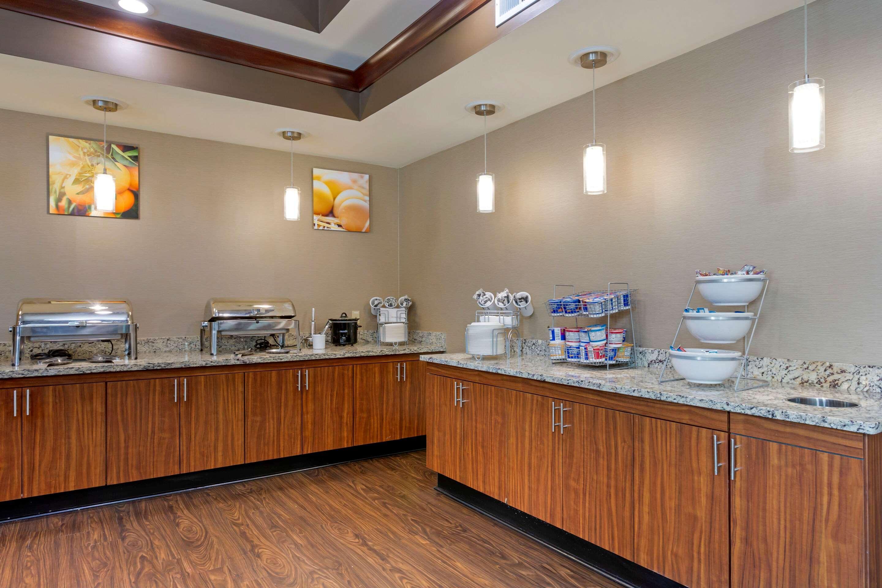 Comfort Suites Little Rock West Luaran gambar